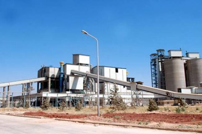 سيدة أعمال سورية تؤسس معمل للاسمنت بطاقة إنتاجية تبلغ مليوني طن سنوياً