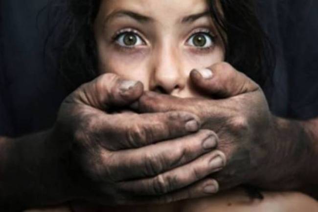 صحيفة :عصابات نسائية بدمشق متخصصة بخطف الفتيات وخاصة بمحيط الجامعة.. والهدف تجارة الأعضاء