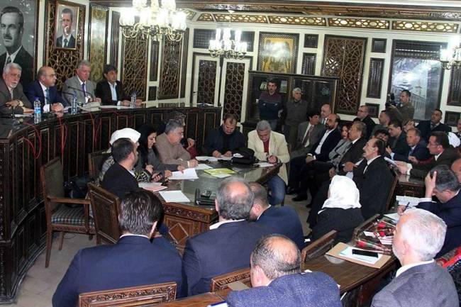 وقف توزيع مازوت التدفئة  والآلية الجديدة لتوزيع الغاز تطغى على الجلسة الأخيرة لمجلس محافظة دمشق 