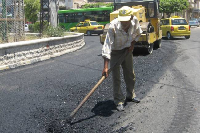محافظة دمشق تكشف خطتها لتزفيت الشوارع المتضررة بدءاً من الغد 