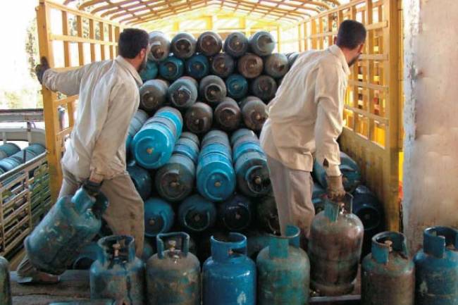 النفط تحدد مخصصات الغاز عبر البطاقة الذكية التي سيبدأ تطبيقها بدمشق غداً وتقدم حلاً لمن لا يستطيع الحصول على بطاقة