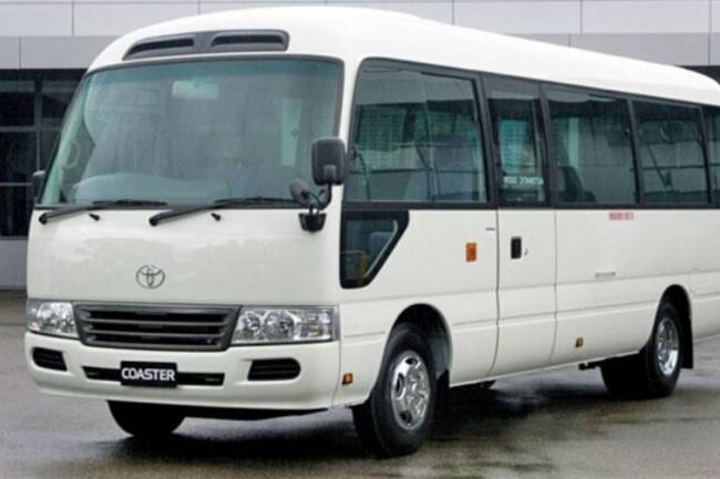 رئيس الحكومة يوافق على توصية اللجنة الاقتصادية بالسماح باستيراد 2000 ميكرو باص سعة 24 راكب من القطاع الخاص