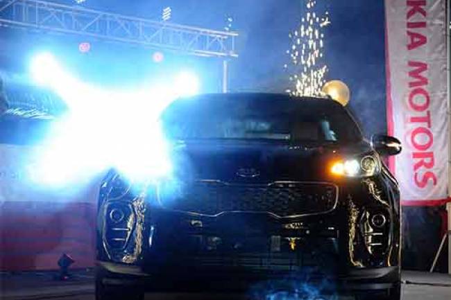 معرض للسيارات الحديثة والمستعملة ضمن مدينة المعارض بدمشق