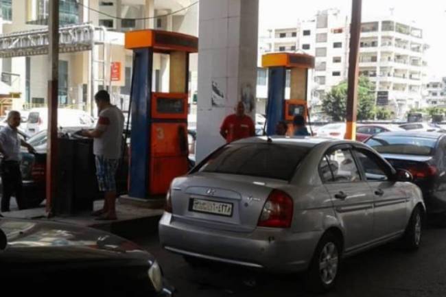 وزير النفط يغلق محطتي وقود في دمشق