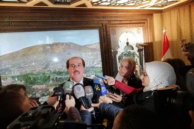 عزقول: يمكن للحكومة مراجعة بعض القرارات لتحسين الوضع الاقتصادي ومنع خروج شريحة جديدة من التجار من السوق