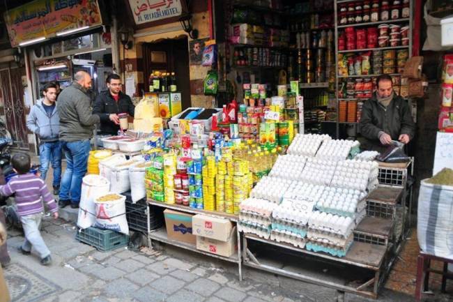 ارتفاع مفاجئ في الأسعار اليوم وبعض الشركات توقف البيع.. خبير يؤكد العقوبات لا تطال الكبار 