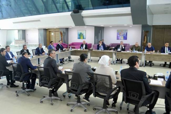 رئيس الحكومة يترأس اجتماع  يبحث سبل تنفيذ السكن البديل لماروتا سيتي بأسرع ما يمكن 