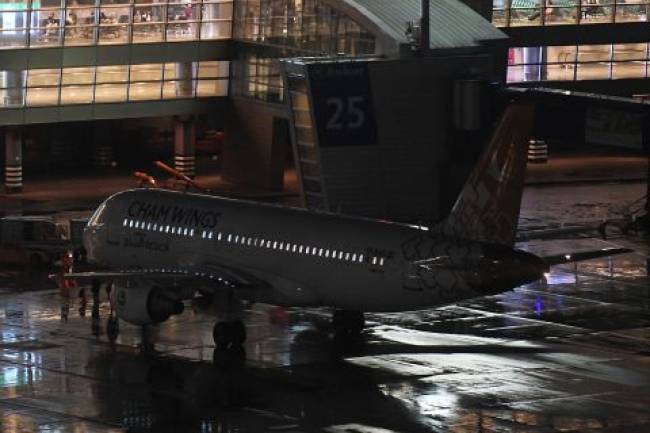 مسؤولين حكوميين يستمرون بوضع العقبات أمام عودة السوريين في الخارج .. طائرة أجنحة الشام تعود بلا ركاب من موسكو رغم وجود من ينتظر العودة منذ شهور لسورية 