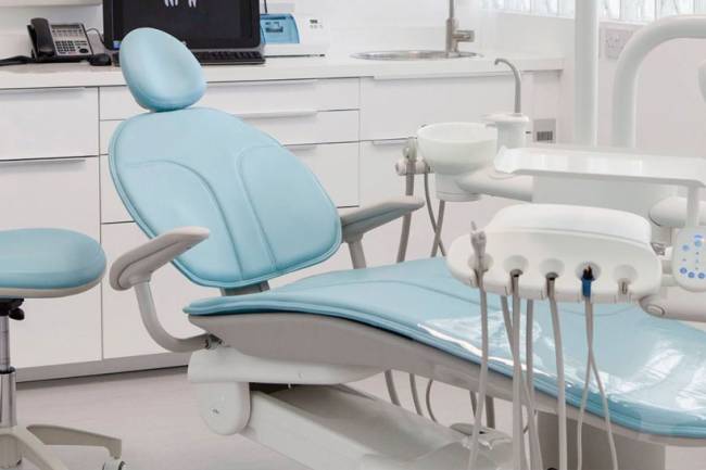 لا مقترح برفع تسعيرة أطباء الأسنان والأجر يتم بالتراضي بين الطبيب والمريض … نقيب أطباء أسنان ريف دمشق : المعالجة بسعر التكلفة في مقر النقابة