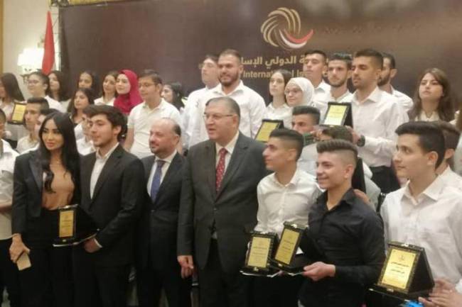 برعاية وزير التربية: بنك سورية الدولي الإسلامي يكرم ٤٣ متفوقاً في الشهادة الثانوية بفروعها العامة والمهنية