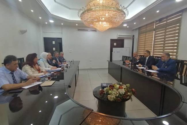 شركة إماراتية تدرس التعاون مع وزارة الاسكان بمشاريع السكن والبنى التحتية