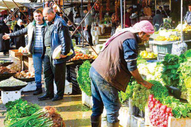 تحذيرات من انتشار مواد غذائية ضارة في الأسواق… نائب رئيس جمعية حماية المستهلك : ضرورة رفع شعار سلامة الغذاء