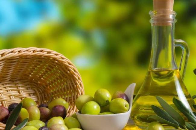 اتحاد الفلاحين يطالب بفتح باب تصدير زيت الزيتون لضمان ديمومة الإنتاج