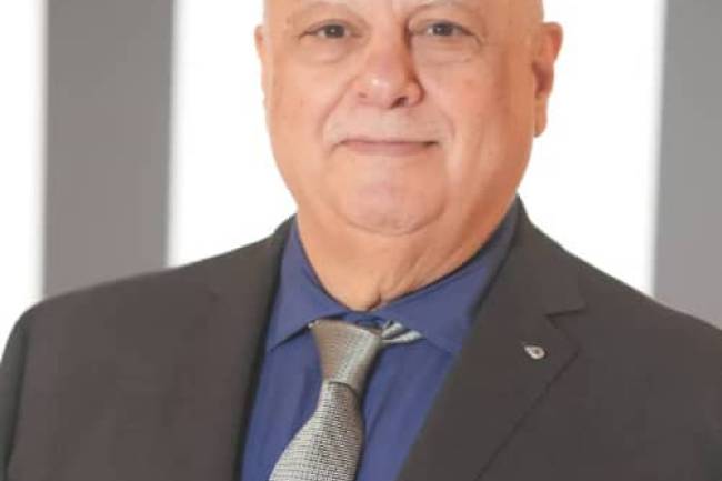 سوريا لا تحتاج متحدثين… بل مسؤولين يتحملون النتائج.. المهندس ياسر أسعد : من حق السوريين أن يسألوا والوزير ليس محللاً يتوقع