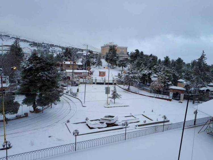 منخفض قطبي يبدأ تأثيره بعد غد الأربعاء والثلوج تغطي مرتفعات دمشق