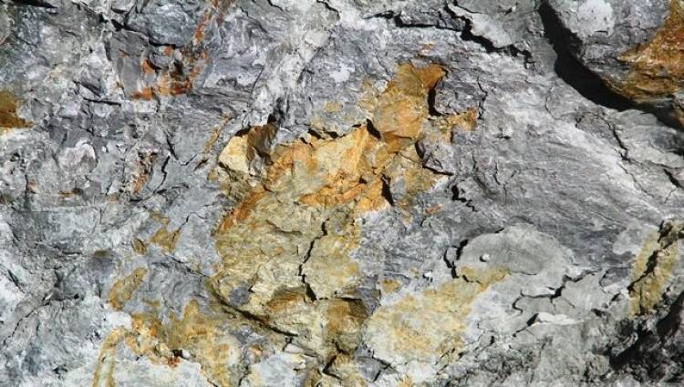 مؤسسة الجيولوجيا تنفي ظهور عروق الذهب قرب دمشق وتشير لتواجد ذهب كاذب بهذه المنطقة 