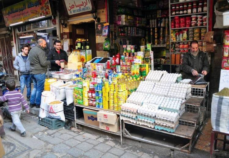 الحكومة تحدد مجموعة من المواد ستمولها بسعر المركزي وبالتالي لن ترتفع أسعارها مع الدولار