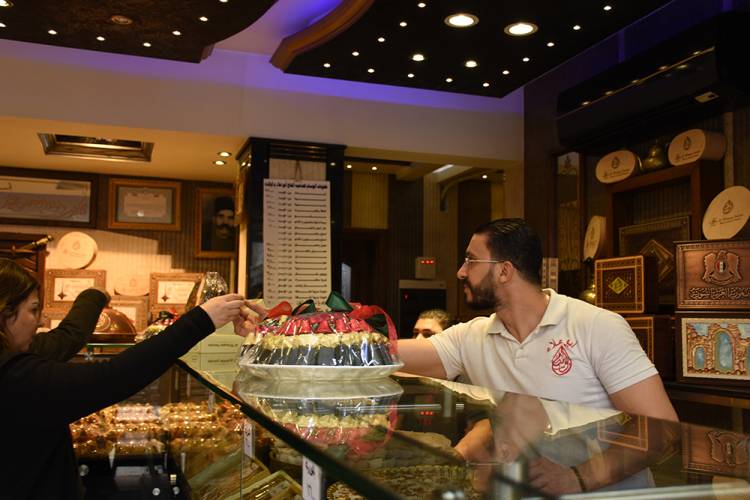 محافظة دمشق تحدد المحلات والمهن التي لن تغلق أبوابها غداً