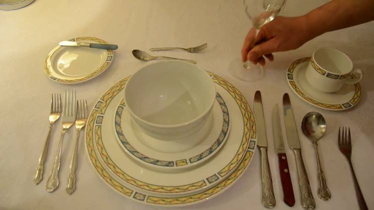 بعناية وزير الاقتصاد: منع استيراد أدوات المائدة.. قرار يجب إعادة النظر فيه لهذه الأسباب