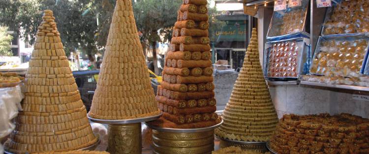 أصحاب محلات الحلويات : مبيعاتنا تراجعت 90% وارتفاع الأسعار سببه كلف الإنتاج والمواد الأولية المرتفعة 