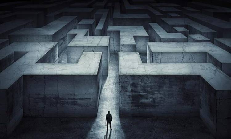 الاستشاري فراس شحادة : الاقتصاد السوري يعاني من الركود ولابد من خفض الضرائب وضبط الانفاق .. اقتراح بتشكيل هيئة استشارية عليا تضم خبراء من كافة القطاعات