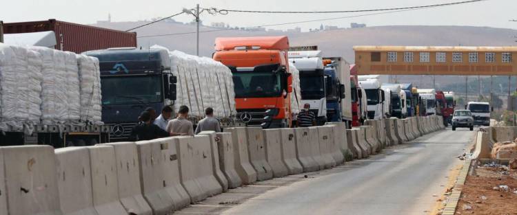 العقاد: مشكلات كثيرة يعاني منها المصدرون في معبر نصيب … مدير الصادرات يؤكد: لا تأخير ولا عرقلة لمرور البضائع من الجانب الأردني ولا أفضلية لشاحنة على أخرى